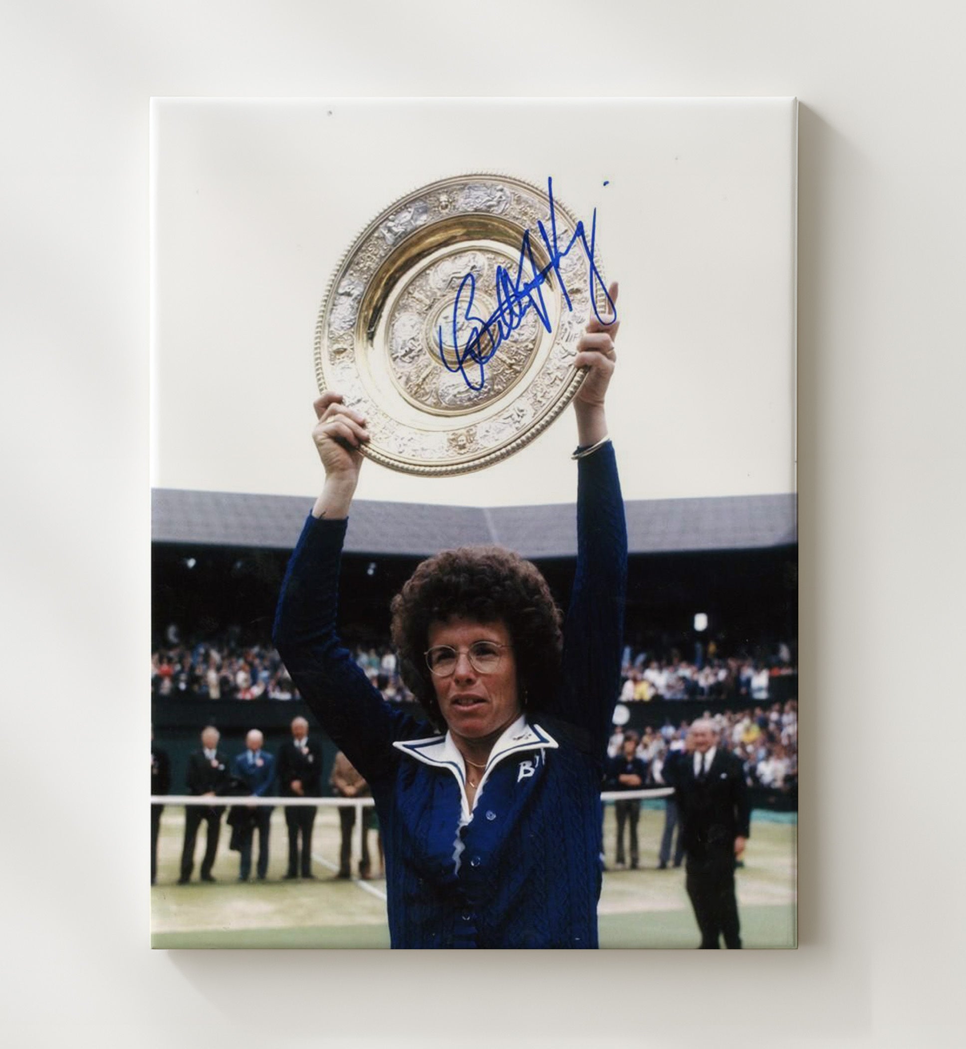 Billie Jean King - Wimbledon Trophy Celebration Tennis Wall Art 20x24 Canvas wall art print – Tennis Wall Art decor