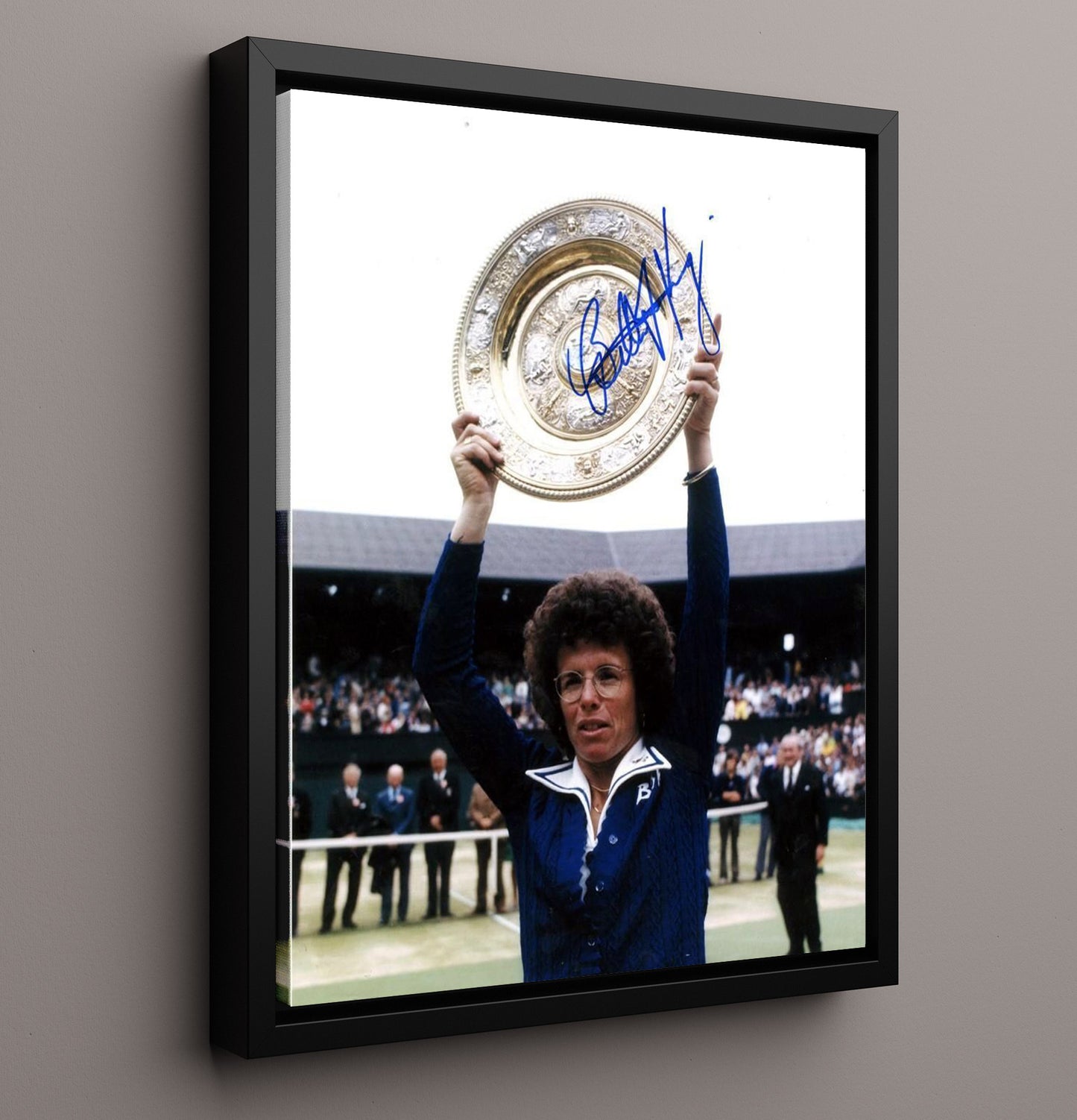 Billie Jean King - Wimbledon Trophy Celebration Tennis Wall Art 16x20 Framed Canvas wall art print – Tennis Wall Art decor