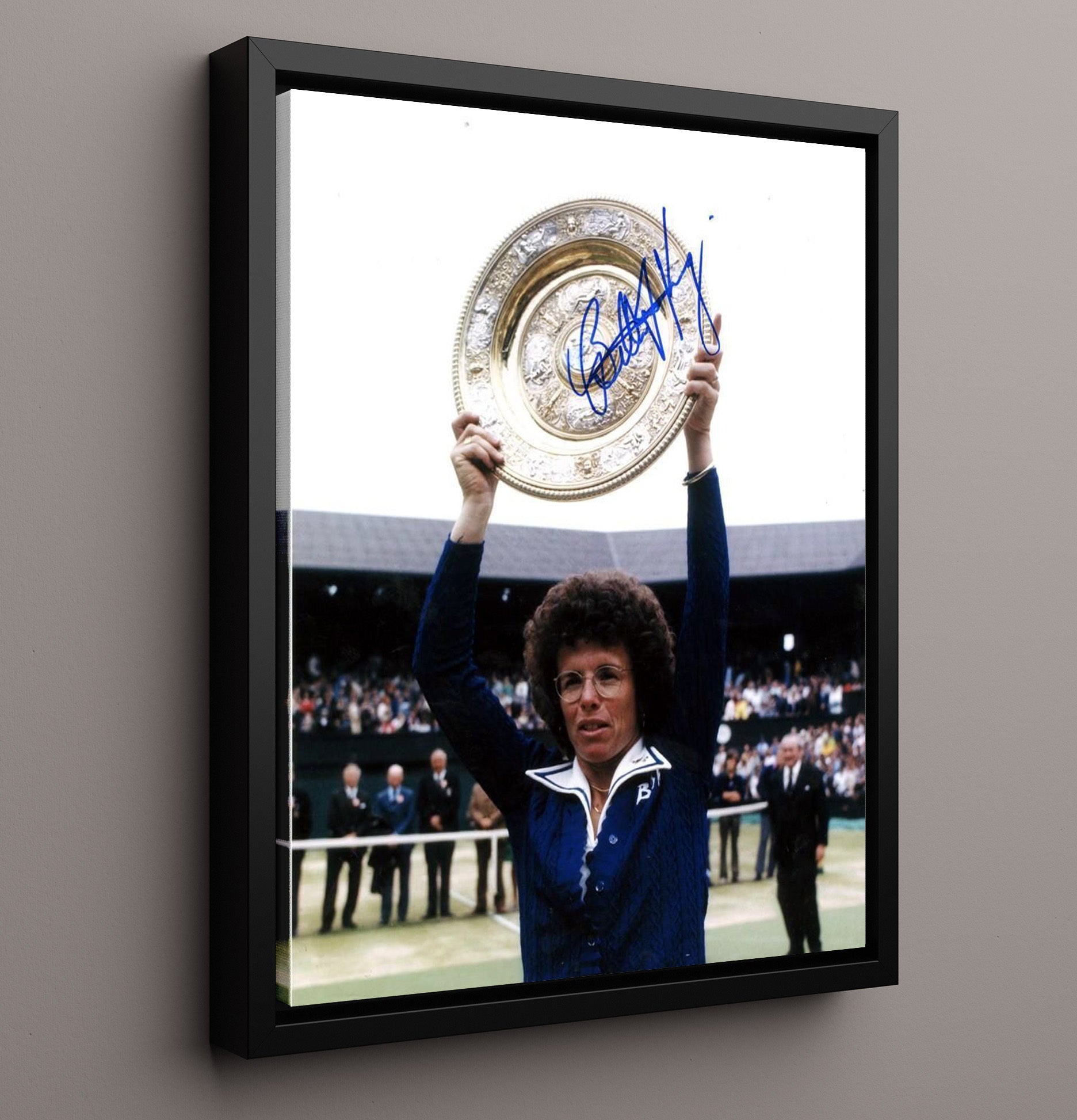 Billie Jean King - Wimbledon Trophy Celebration Tennis Wall Art 16x20 Framed Canvas wall art print – Tennis Wall Art decor