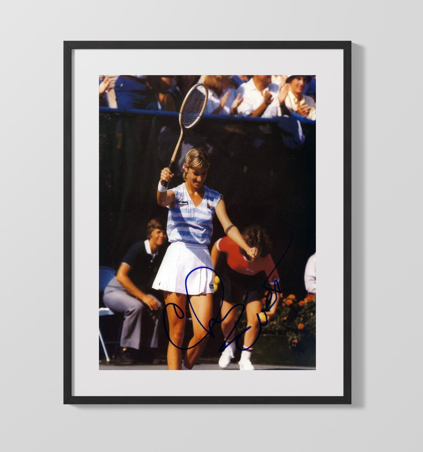 Chris Evert - Tournament Victory Wave Tennis Wall Art 16x20 Gallery Frame wall art print – Tennis Wall Art decor