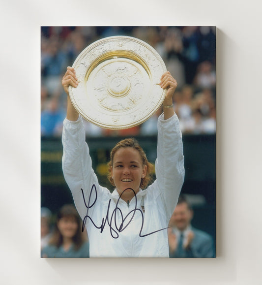 Lindsay Davenport - Wimbledon Trophy Celebration Vintage Tennis Wall Art - 8x10 Beveled Frame
