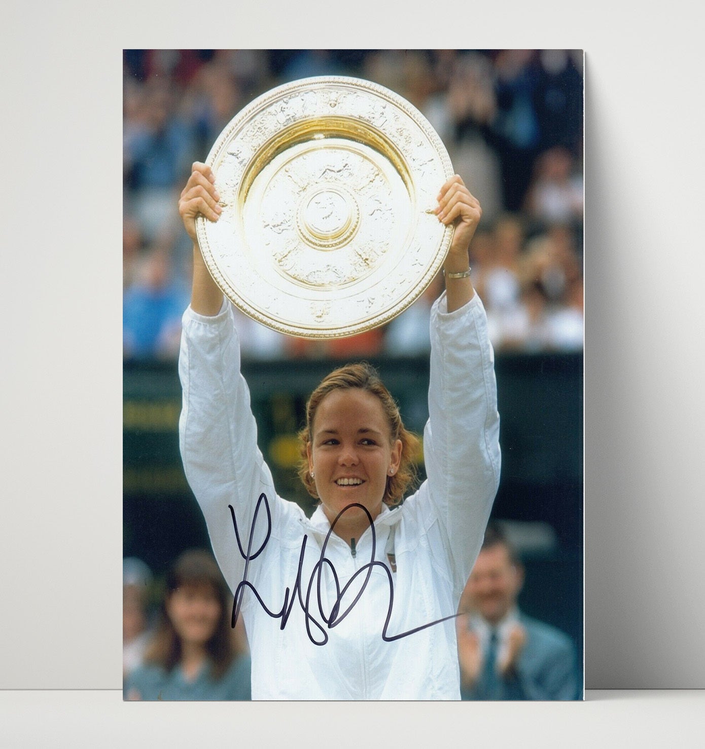 Lindsay Davenport - Wimbledon Trophy Celebration Tennis Wall Art 16x20 Unframed Print wall art print – Tennis Wall Art decor