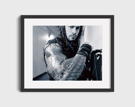 Wrestling Autograph Photo - Roman Reigns - Head of the Table
