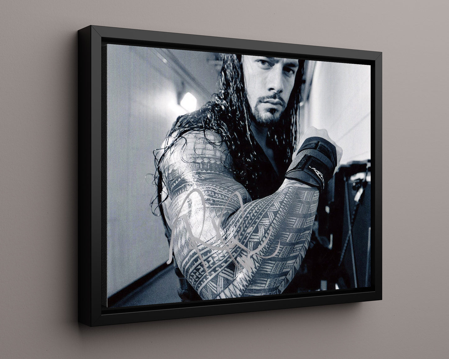 Wrestling Autograph Photo - Roman Reigns - Head of the Table