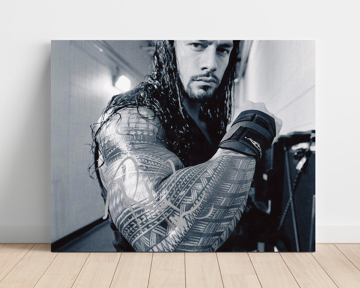 Wrestling Autograph Photo - Roman Reigns - Head of the Table